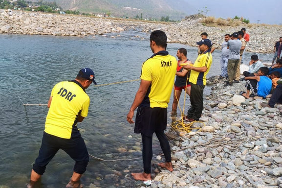 Screenshot 2024-04-13 at 17-14-22 (169) WhatsApp